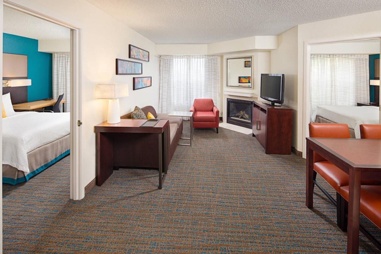 Residence Inn By Marriott Detroit Ливония Экстерьер фото